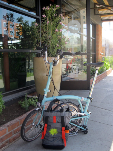 Detours Ballard Market Pannier and a Brompton Bike