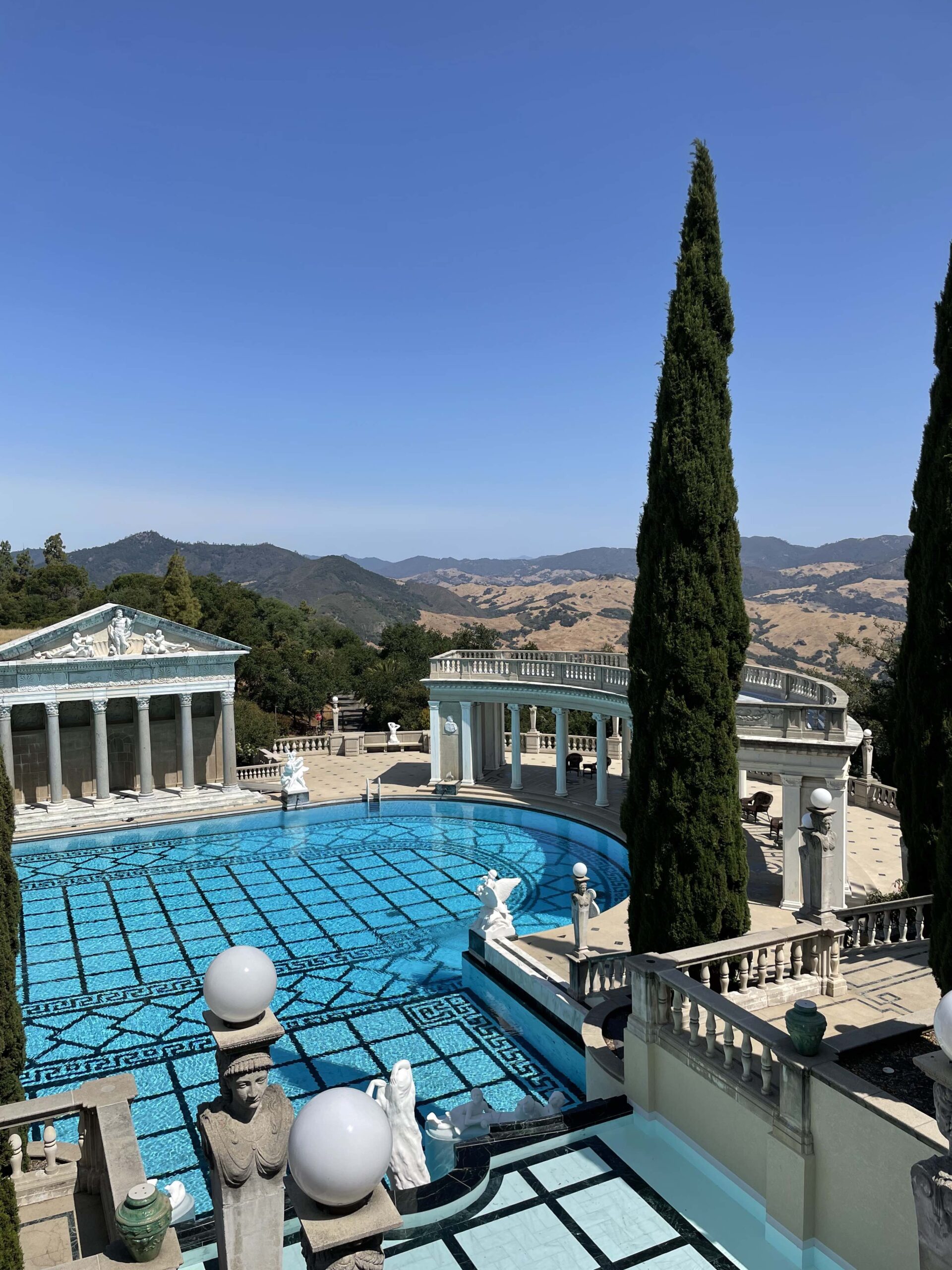 Hearstcastlepool1